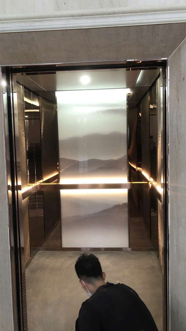 Thang máy Sanyo Yusoki