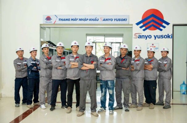Đội Ngũ Kỹ Sư Thi Công Hạng Mục Thang Máy Chung Cư Bình An 24 tầng.