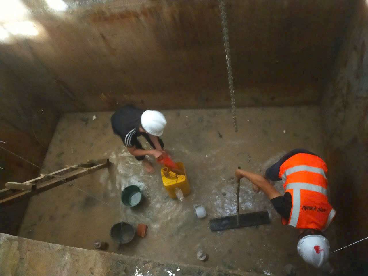 Đội Ngũ Kỹ Sư Thi Công Hạng Mục Thang Máy Chung Cư Bình An 24 tầng.